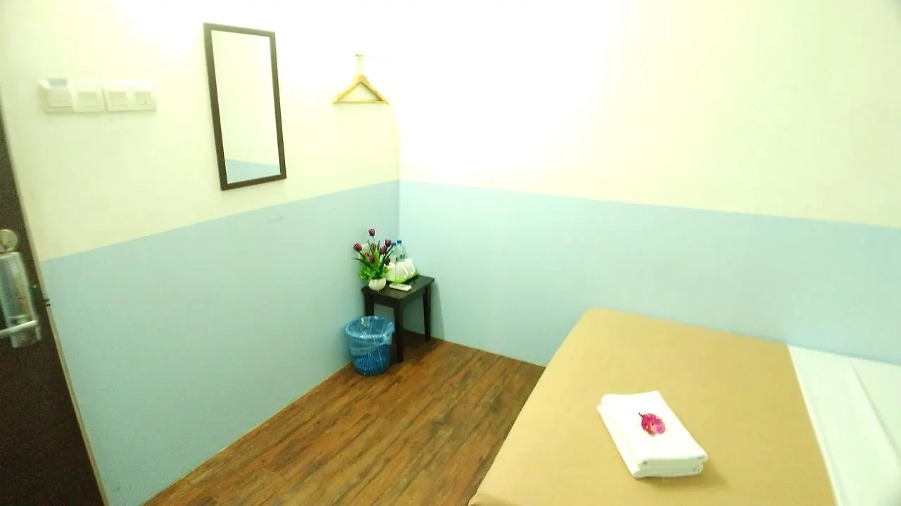 Apple 1 Hotel Budget Gelugor