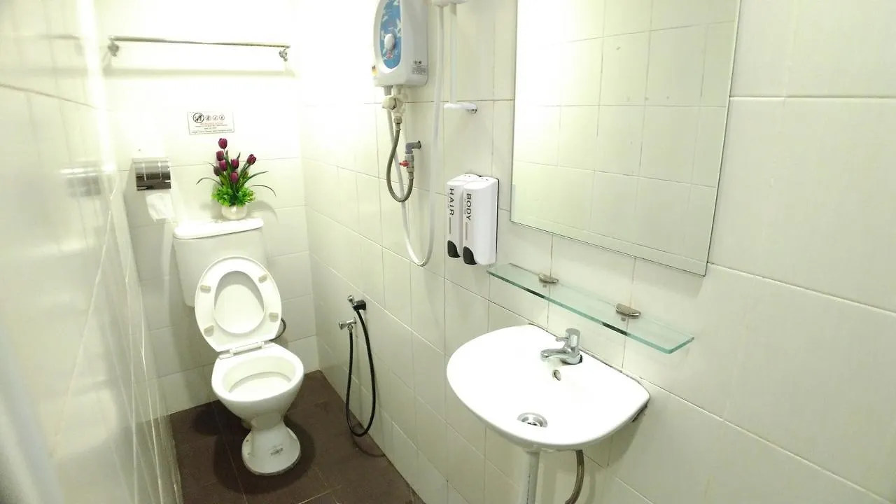 Apple 1 Hotel Budget Gelugor
