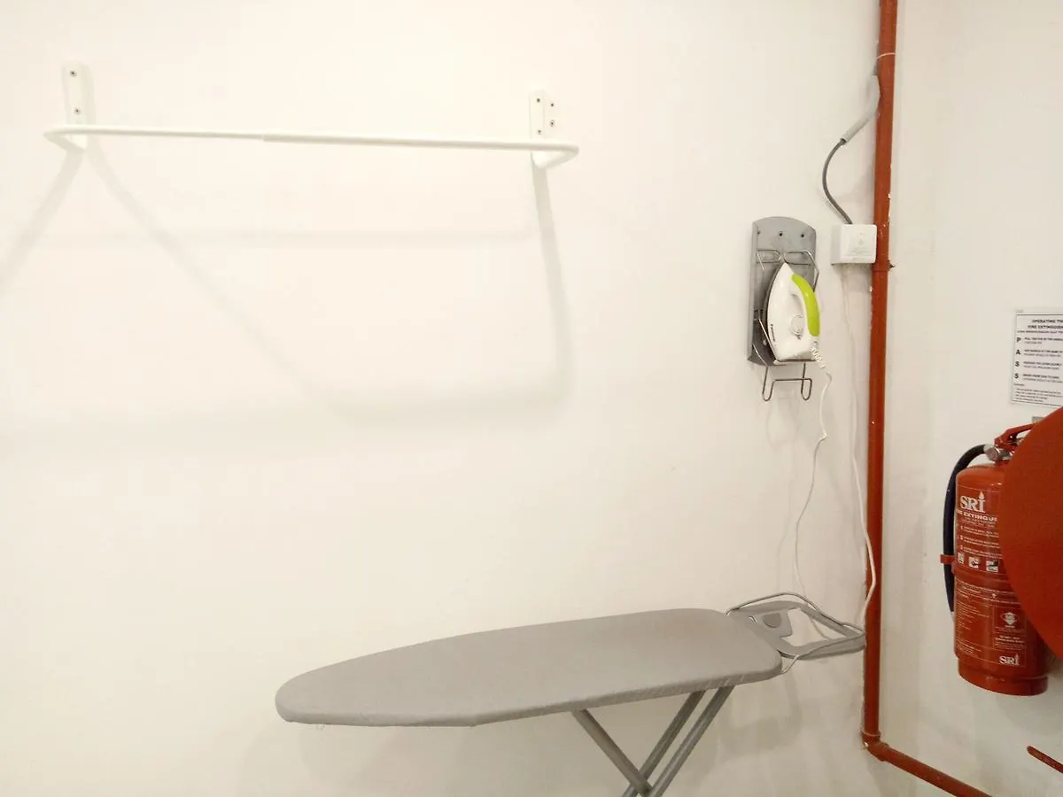 Apple 1 Hotel Budget Gelugor
